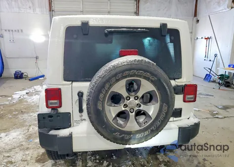 2016 Jeep Wrangler Unlimited Sahara z USA, uszkodzony, nr VIN 1C4BJWEG2GL163823